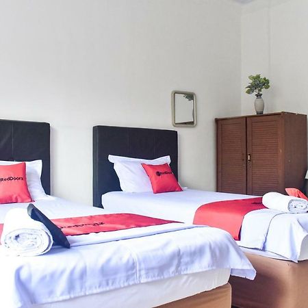 Reddoorz Near Sultan Hasanuddin Airport 2 Hotel Makassar Eksteriør billede