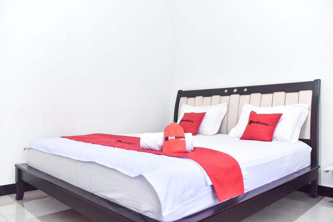 Reddoorz Near Sultan Hasanuddin Airport 2 Hotel Makassar Eksteriør billede