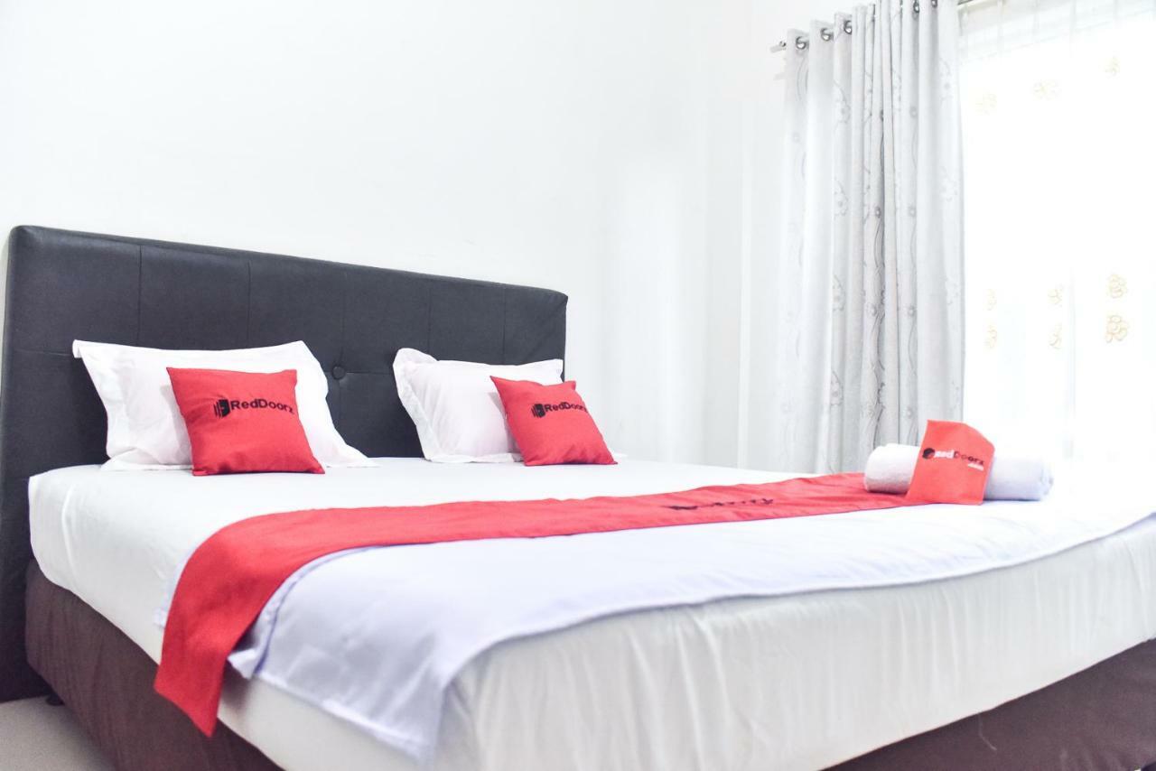 Reddoorz Near Sultan Hasanuddin Airport 2 Hotel Makassar Eksteriør billede