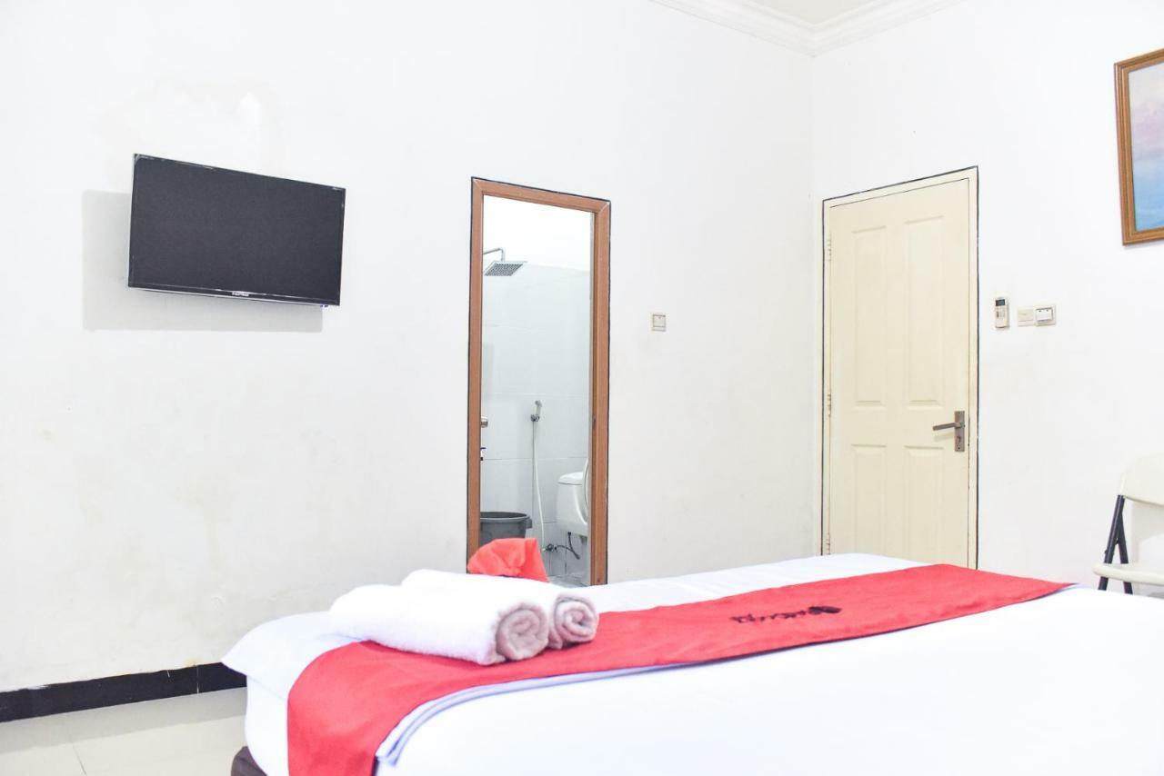 Reddoorz Near Sultan Hasanuddin Airport 2 Hotel Makassar Eksteriør billede