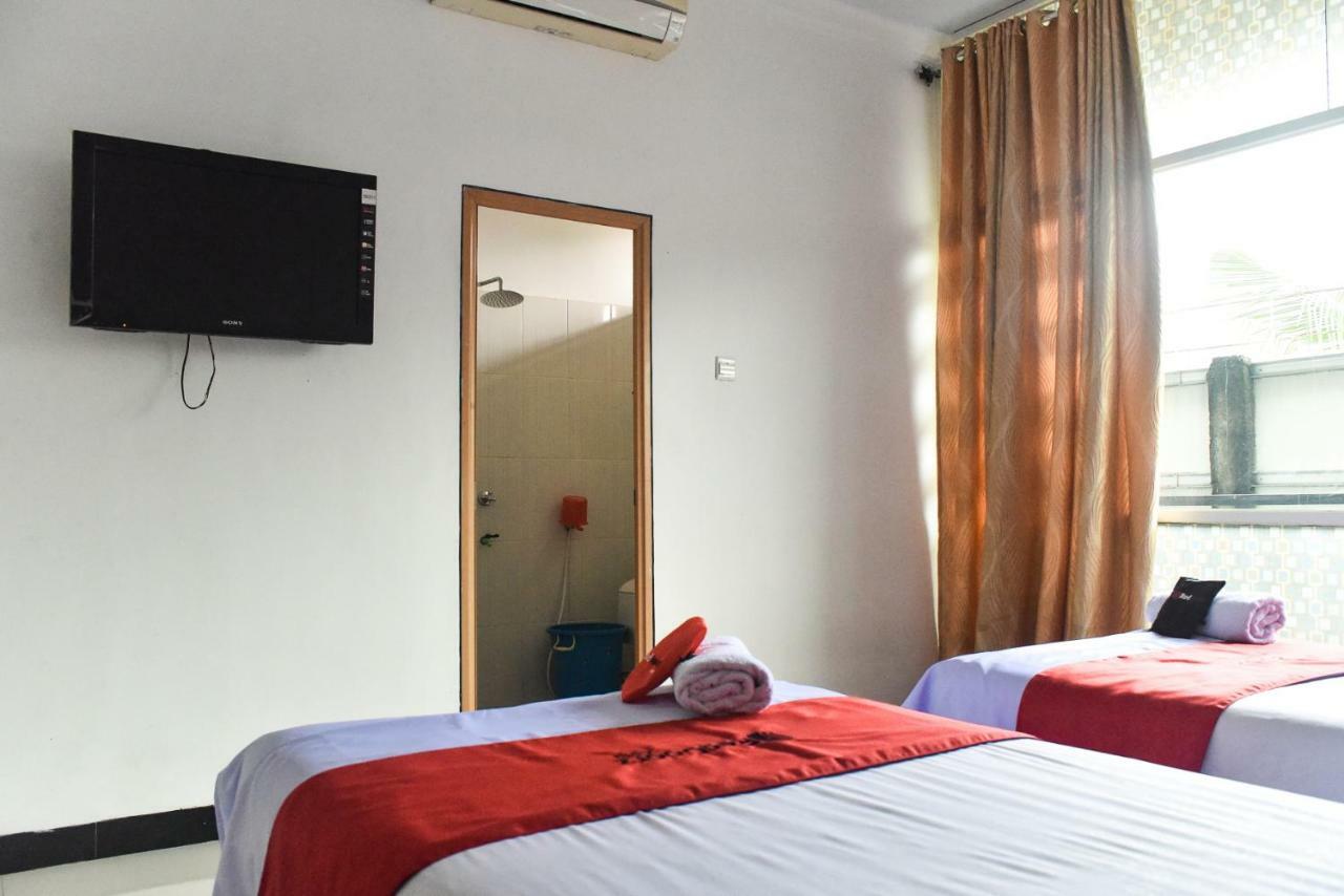 Reddoorz Near Sultan Hasanuddin Airport 2 Hotel Makassar Eksteriør billede
