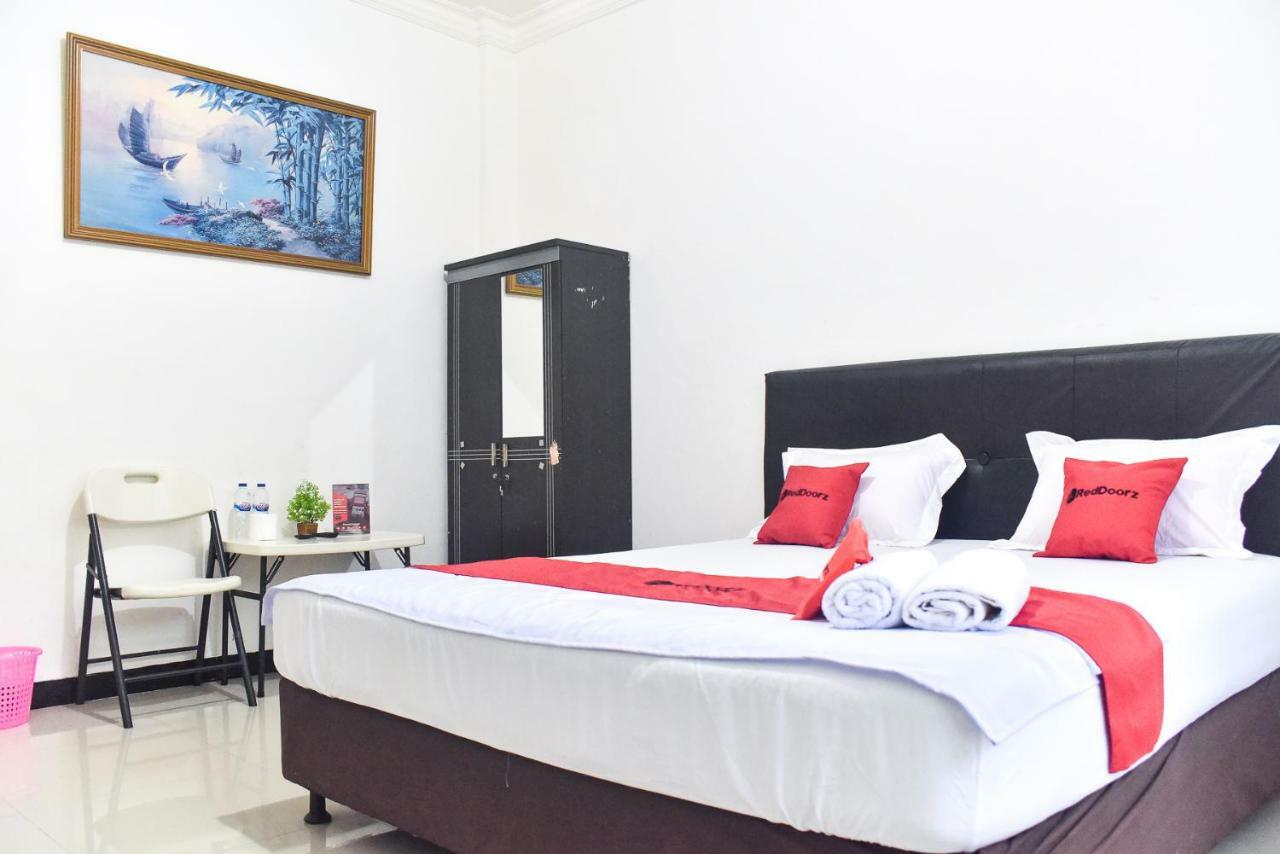 Reddoorz Near Sultan Hasanuddin Airport 2 Hotel Makassar Eksteriør billede
